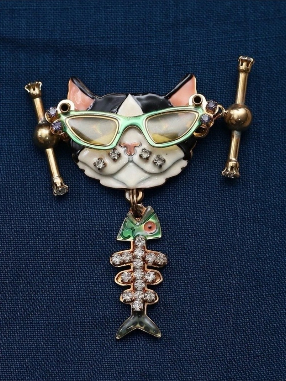 Cat pendent- 
QVC Lunch at the Ritz 2GO Cool Cat
Toggle Link